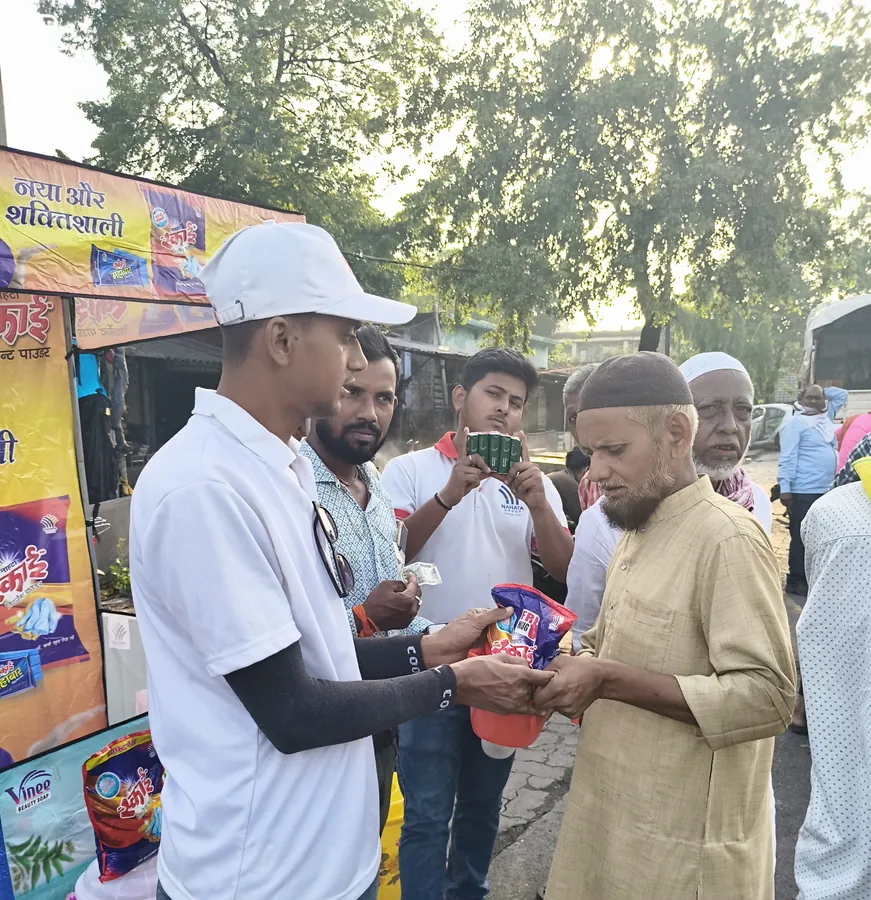 Handing over a Nahata Sky pack, Bokaro Steel City